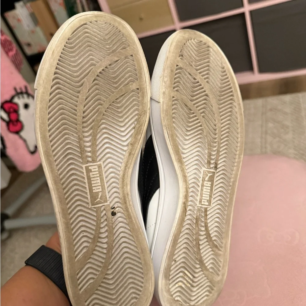 Puma White and Black Sneakers Minimalist Design NO BOX